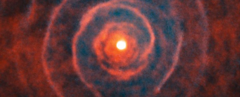 Новости астрономии: Астрономы наблюдают заключительный акт умирающей звезды красного гиганта LL Pegasi.